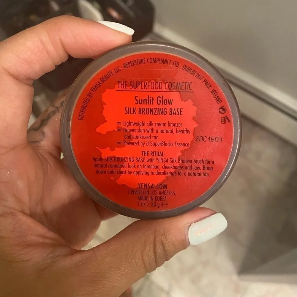 Yensa Silk Bronzing base bronzer